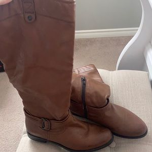 Spring shoes cognac colour boots size 9 (40)